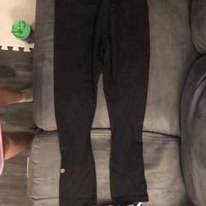 Lululemon black 3 quarter leggings